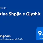 Bujtina Shpjia E Gjyshit * Nderlysaj