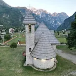 Hotel Bujtina Shpjia E Gjyshit Nderlysaj
