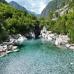 Bujtina Shpjia E Gjyshit Nderlysaj