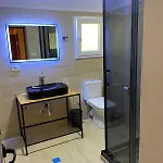 Hotel Bujtina Shpjia E Gjyshit *