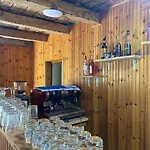 Hotel Bujtina Shpjia E Gjyshit *