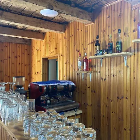 Hotel Bujtina Shpjia E Gjyshit *