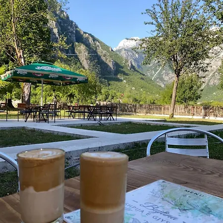 Bujtina Shpjia E Gjyshit Nderlysaj