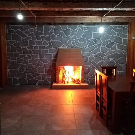 Bujtina Shpjia E Gjyshit * Nderlysaj