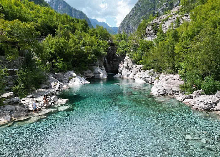 Bujtina Shpjia E Gjyshit Nderlysaj