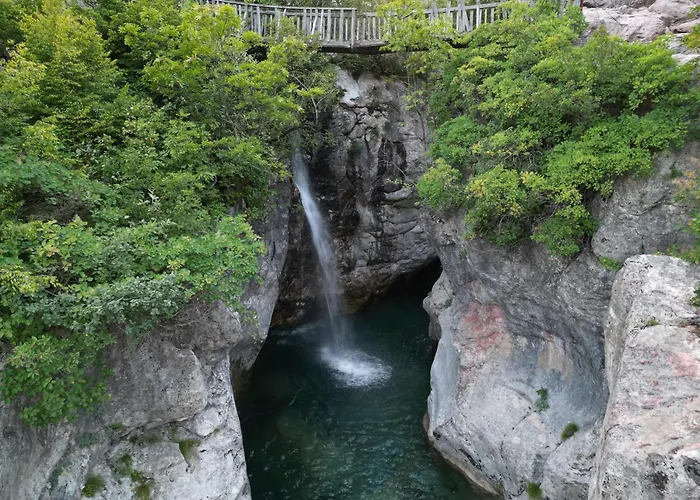 Hotel Bujtina Shpjia E Gjyshit *