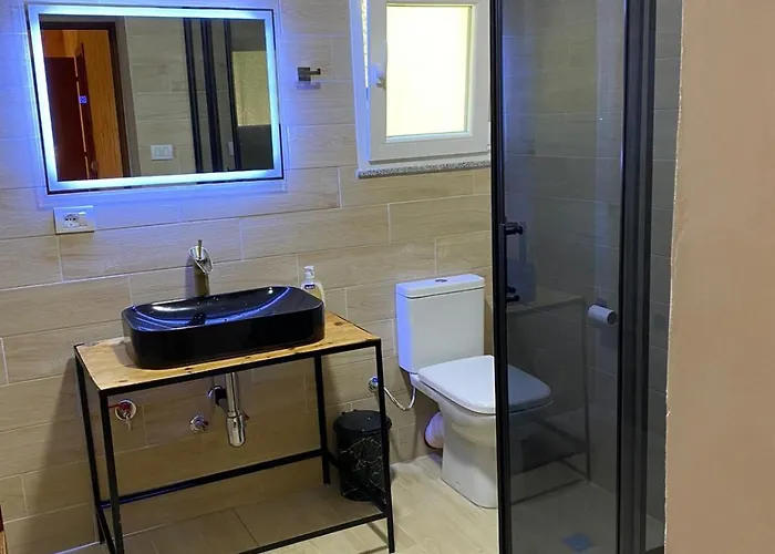 Hotel Bujtina Shpjia E Gjyshit *