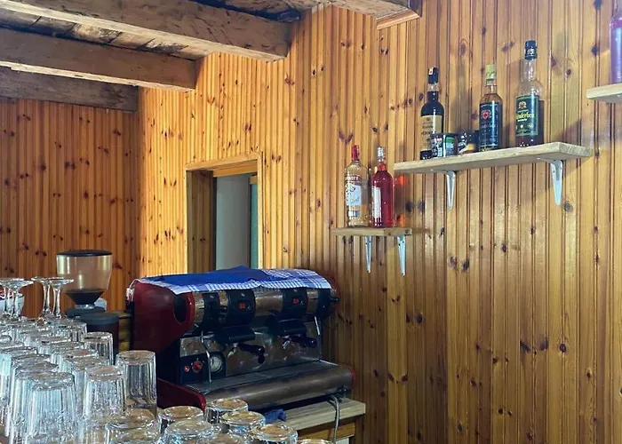 Hotel Bujtina Shpjia E Gjyshit *